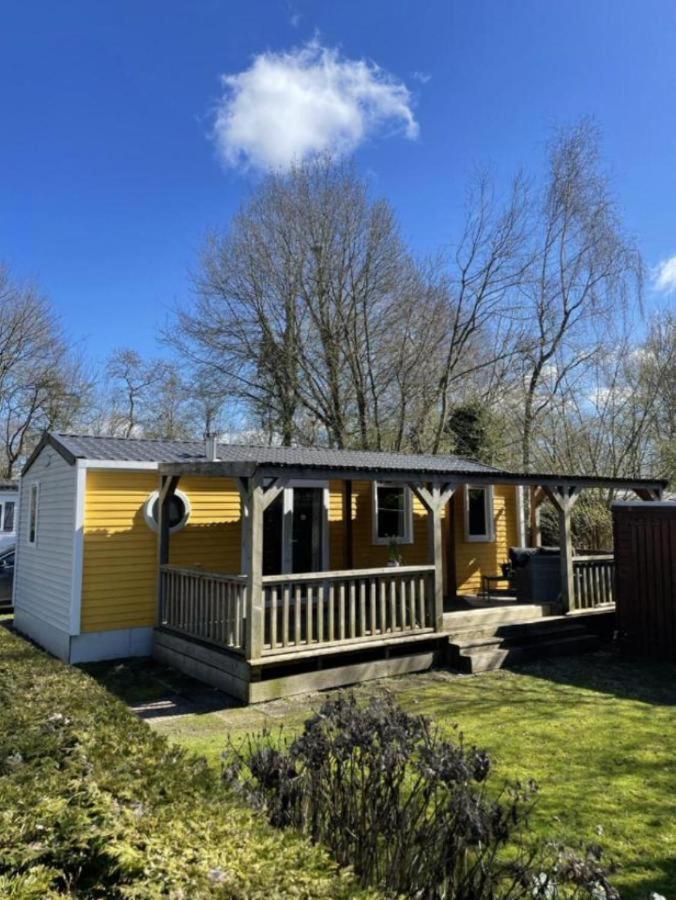 Ruime 5-Persoons Chalet Aan Het Bergumermeer Suameer Exterior foto