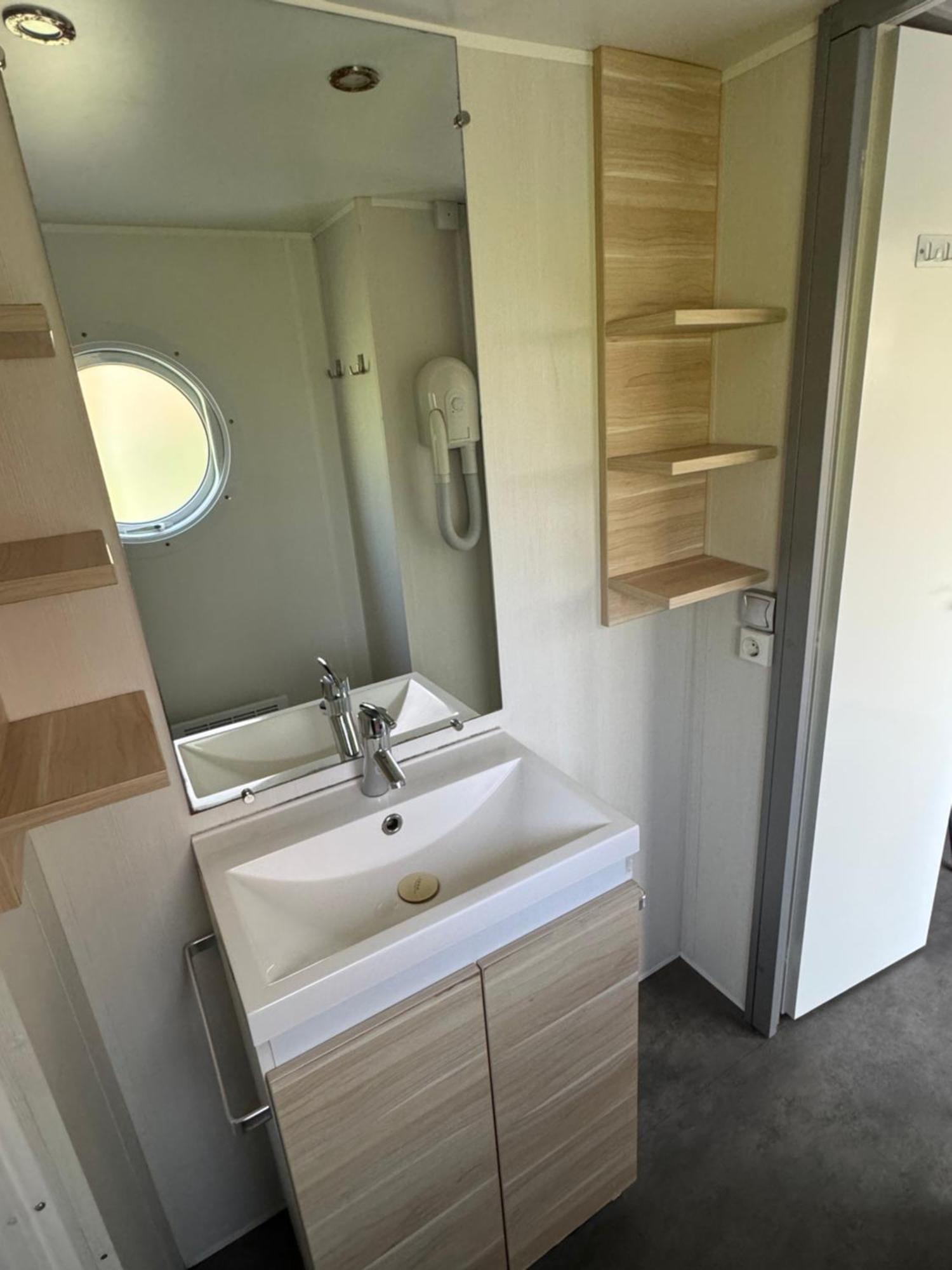 Ruime 5-Persoons Chalet Aan Het Bergumermeer Suameer Exterior foto